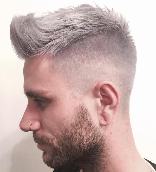 Kurze graue Frisur für Männer