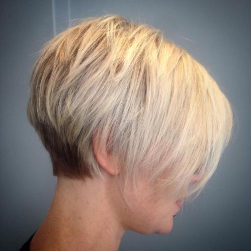 Vrstvené Tapered Pixie With Long Bangs