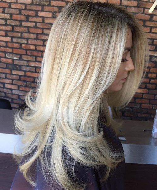 Dlouho Blonde Balayage Hairstyle with Layered Ends