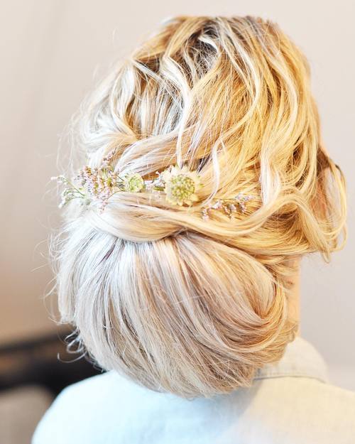 Chaotický Chignon Updo For Long Thick Hair