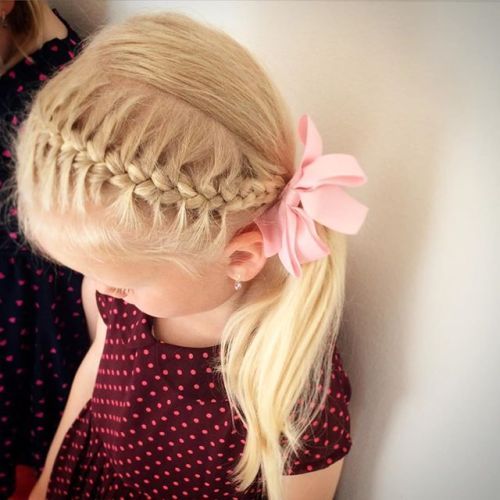 страна ponytail and a braid hairstyle for girls