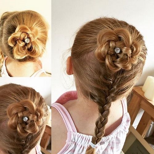 сплетена hairstyle for a little girl