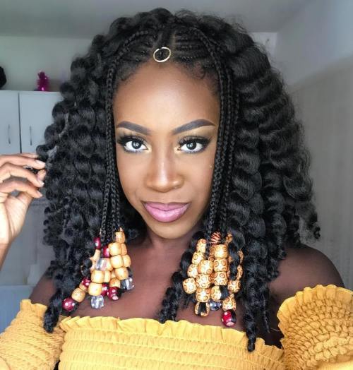 Curly Lob mit Face-Framing Fulani Zöpfen
