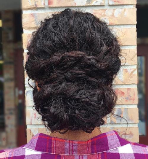 къдрав updo hairstyle