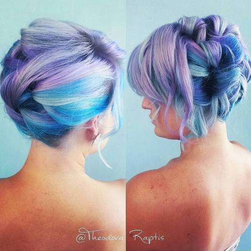 柔和的紫色和蓝色头发
