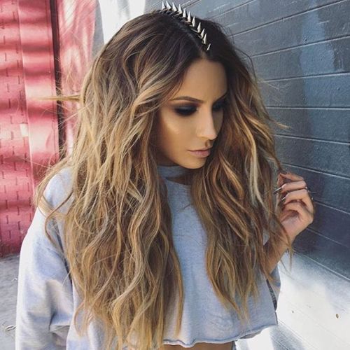 дълго Beach Waves With Spikes