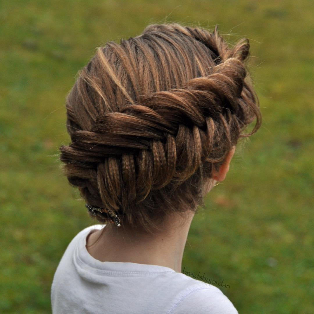 кримпвани Hair Updo With Fishtail
