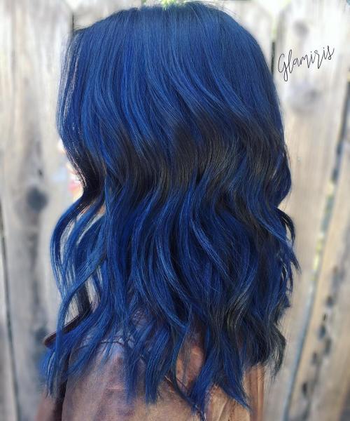 Medium Layered Blue Frisur