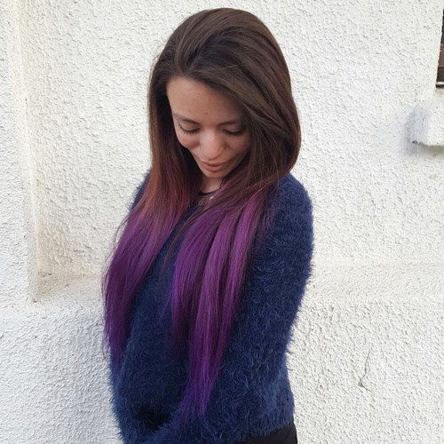 Langes braunes bis violettes Ombre-Haar