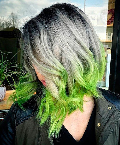 Graues Haar mit grüner Dip-Färbung