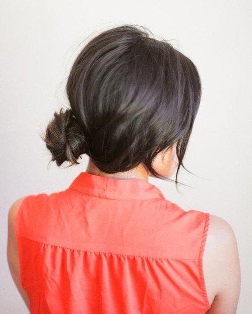 snadný side knot updo for medium hair