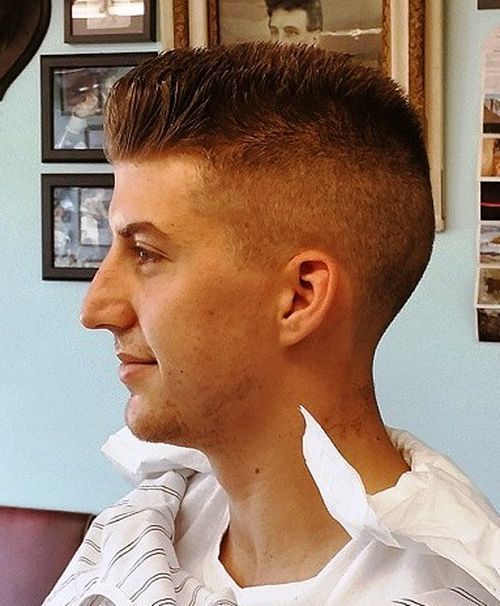 krátký flat top haircut with faded sides