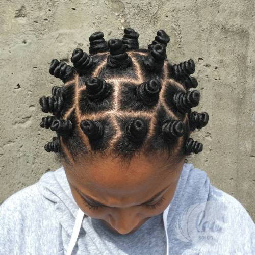 банту Knots On Shorter Hair