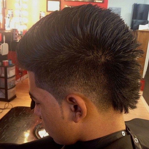 Männer's mohawk haircut for straight hair 