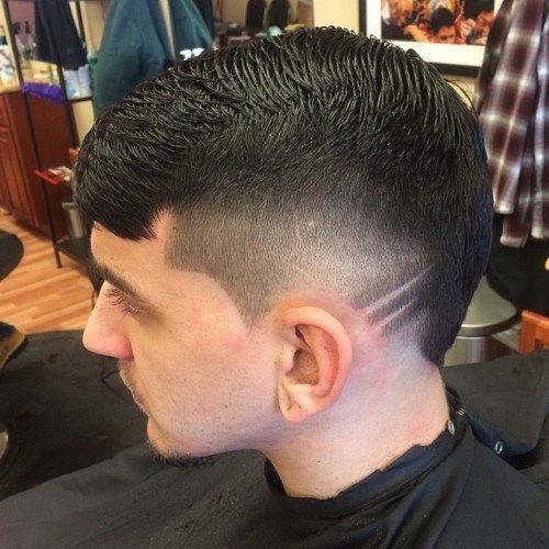 krátký tapered haircut with faded sides