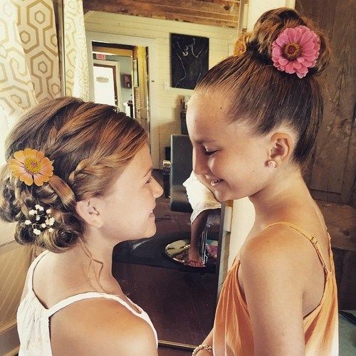 кок hairstyles for flower girls