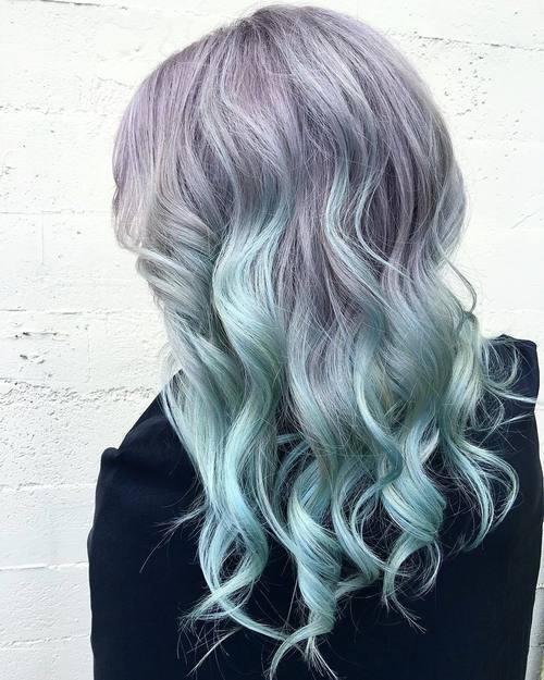 淡紫色到青色Ombre头发