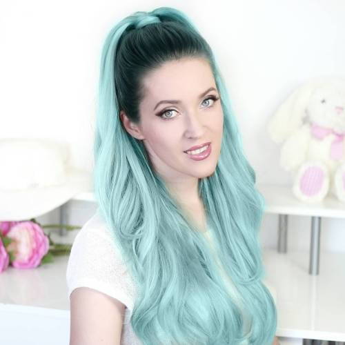 дълго Pastel Blue Hair With Black Roots