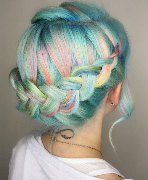 пастел Turquoise Hair With Highlights