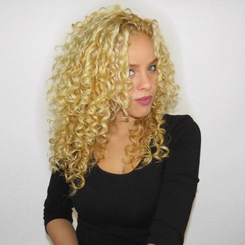 Blondýnka Perm Hairstyle