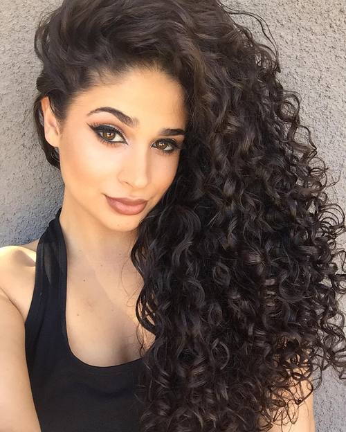 Dlouho Curly Hairstyle