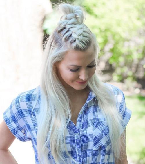 наполовина Up Top Knot With A Braid