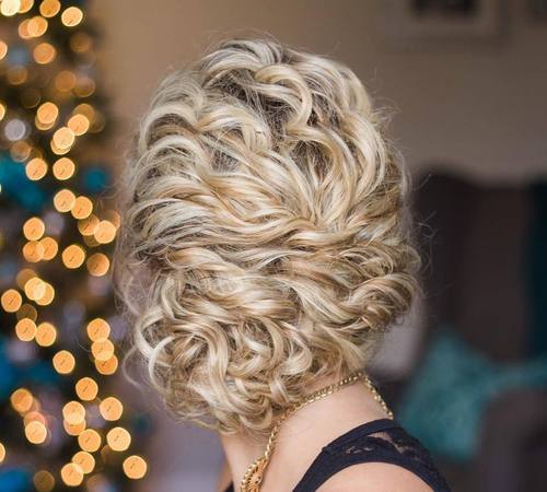 хлабав updo for curly hair