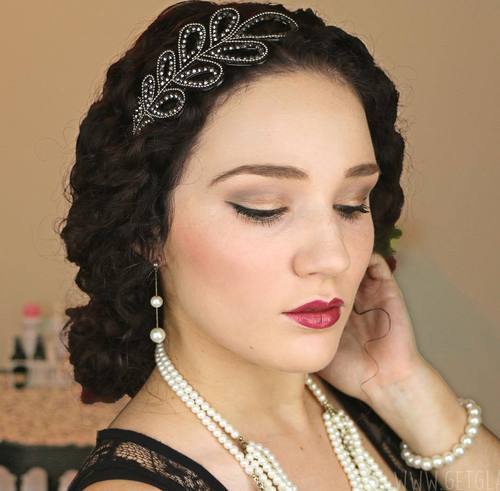 ниско vintage updo for curly hair