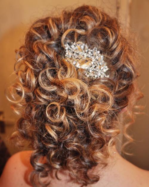 прост curly hairstyle