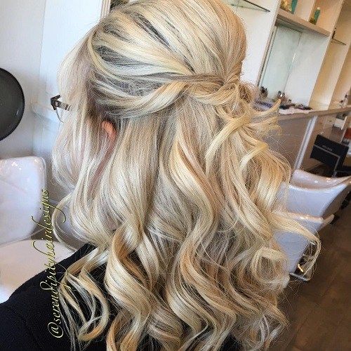 къдрав Formal Half Updo With A Bouffant