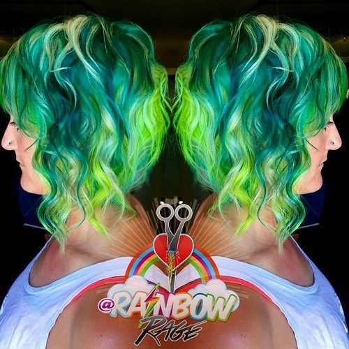 вълнообразен bob and green hair color