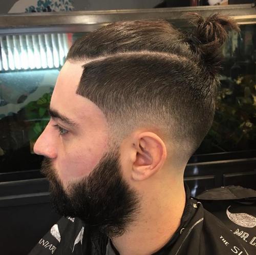 muž bun with side fade hipster hairstyle
