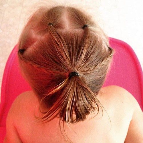 малко girls hairstyle with ponytails