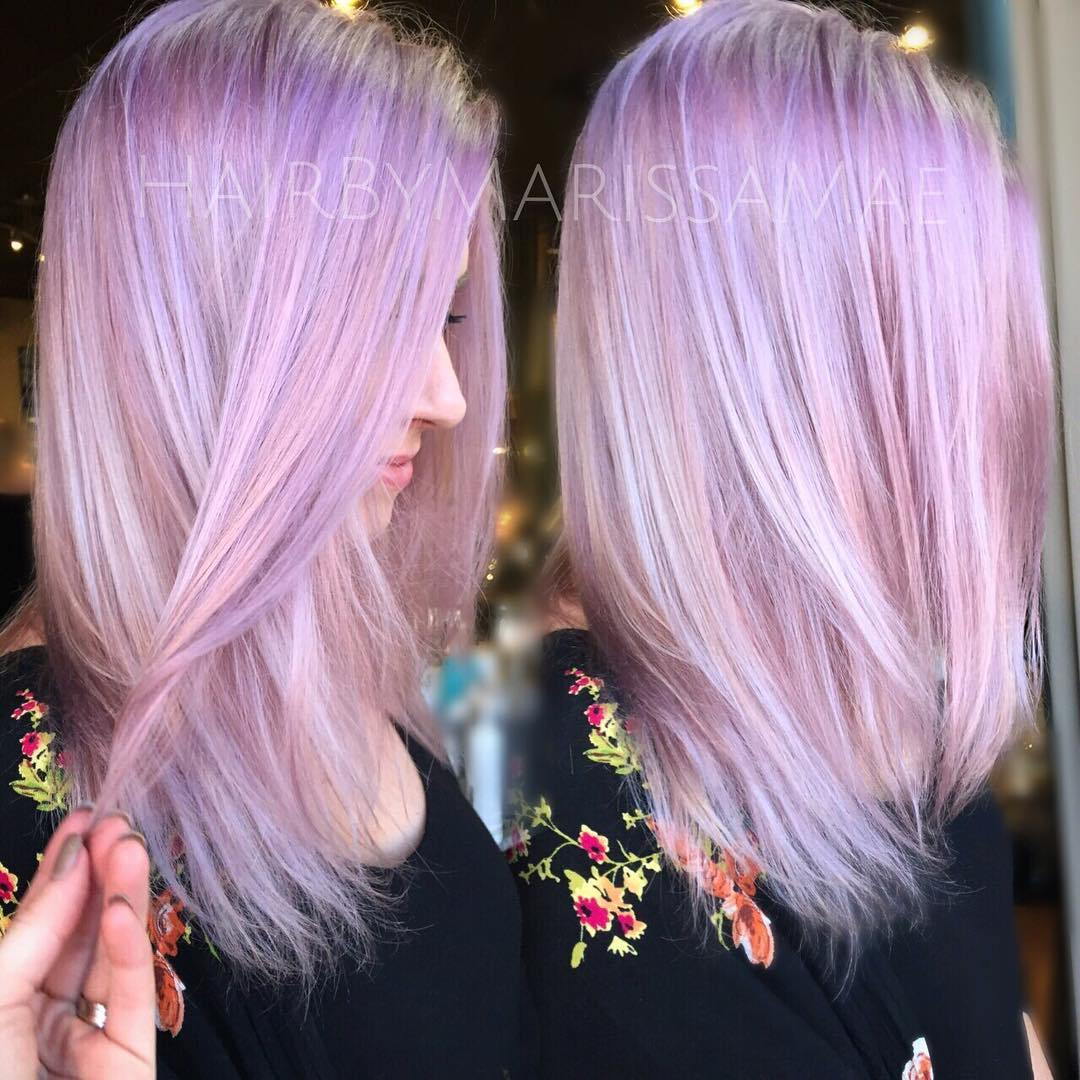 Střední Lilac Hairstyle