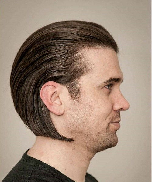 Střední Slicked Back Hairstyle For Men
