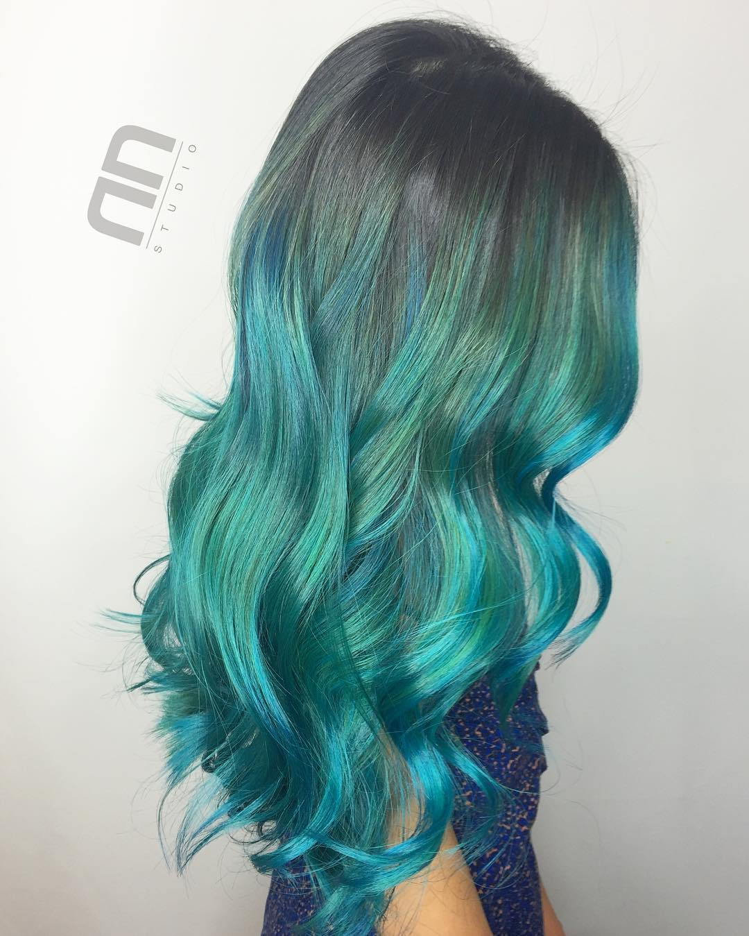 дълго Teal Ombre Hair