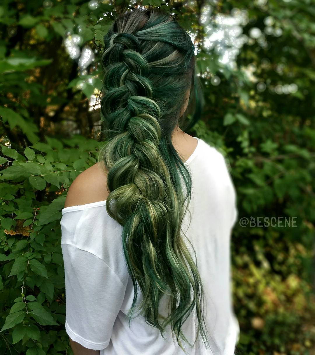 черно Hair With Green Balayage