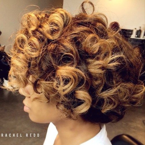 Къс Curly Black Hairstyle With Highlights