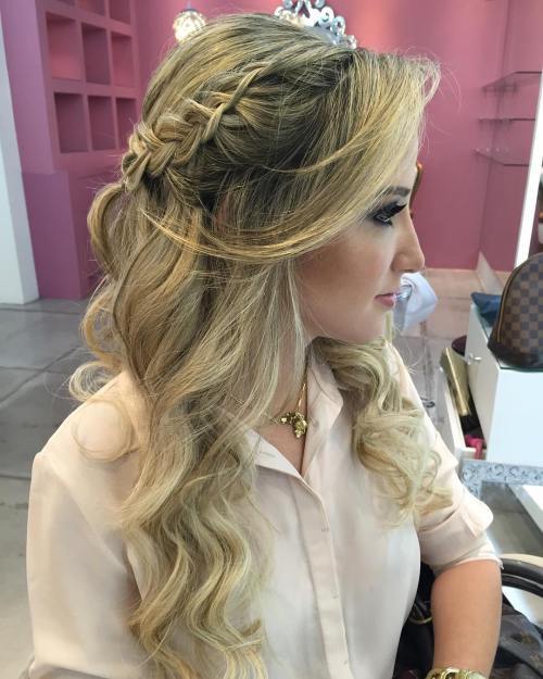 наполовина Updo With A Side Braid