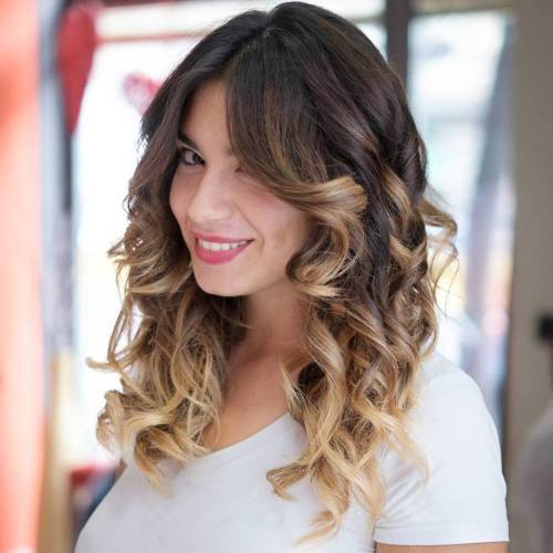 дълго Curly Hairstyle With Ombre Highlights