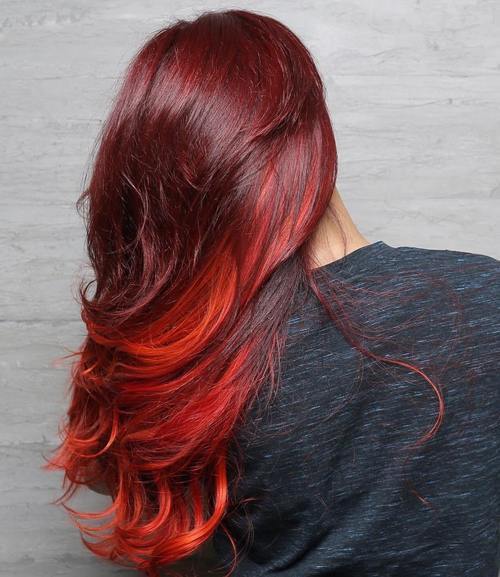 burgundské hair with red balayage
