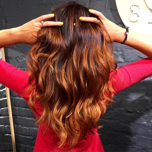 кафяв hair with caramel highlights