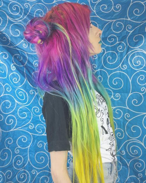 Dlouho Colorful Emo Hairstyle