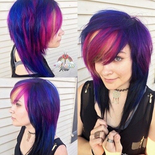 емо hairstyle with pink highlights