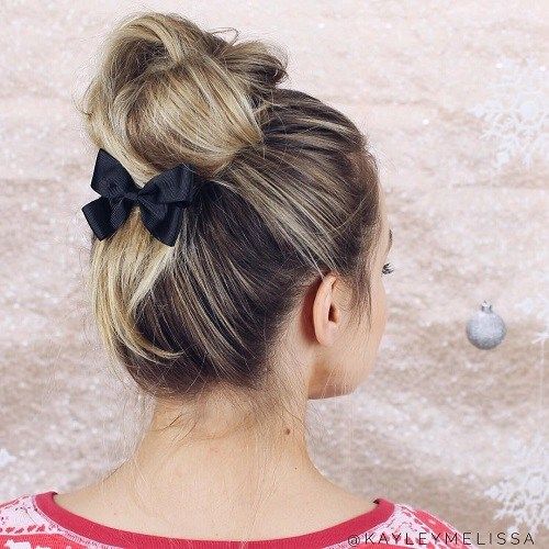 небрежен Bun With A Bow