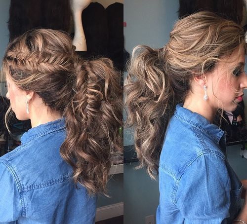 къдрав messy ponytail with a fishtail