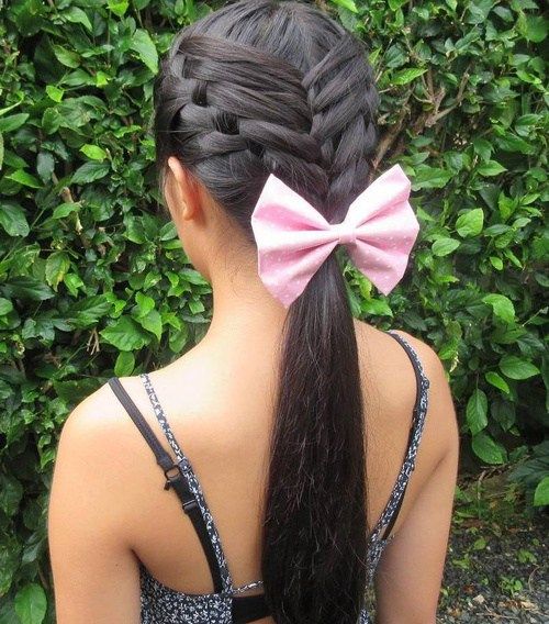 троен Braid Updo With A Low Ponytail