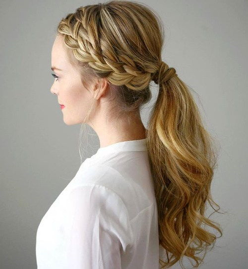 ниско Ponytail With A Double Side Braid