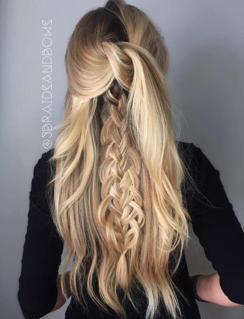дълго Knotted Half Updo With A Braid