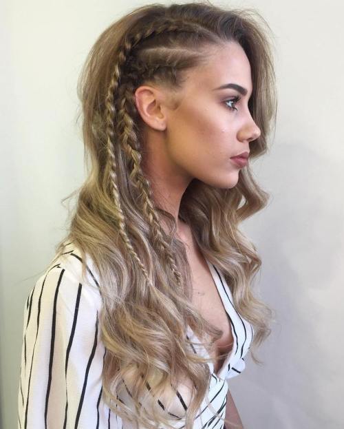 дълго Wavy Hairstyle With Side Braids